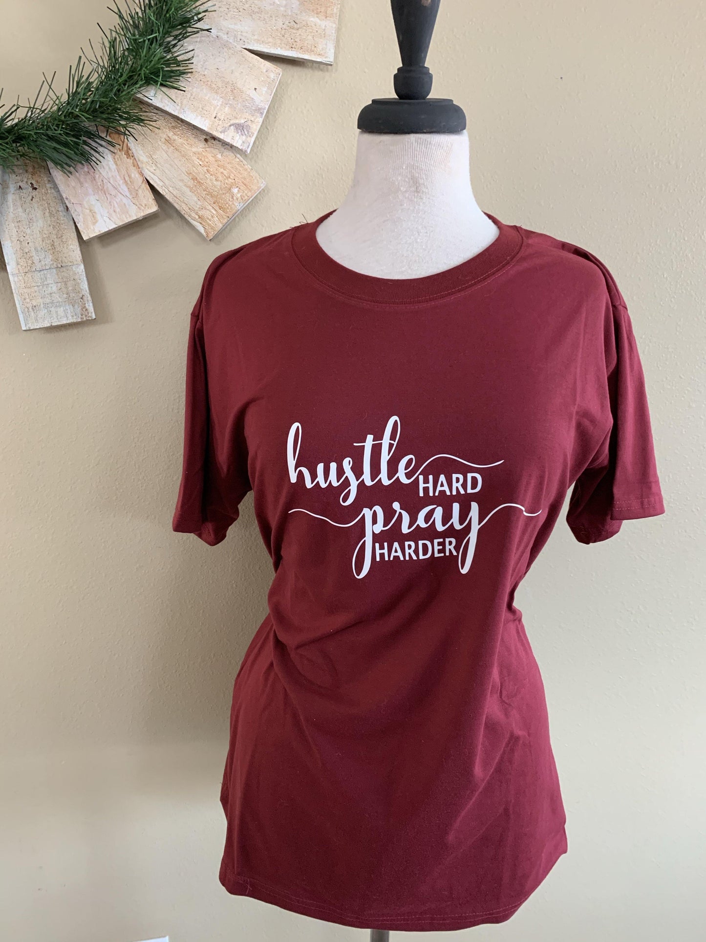T-shirts Hustle hard PRAY harder S - 3XL. Pink, black, gray, white, yellow or maroon. - Stacy's Pink Martini Boutique